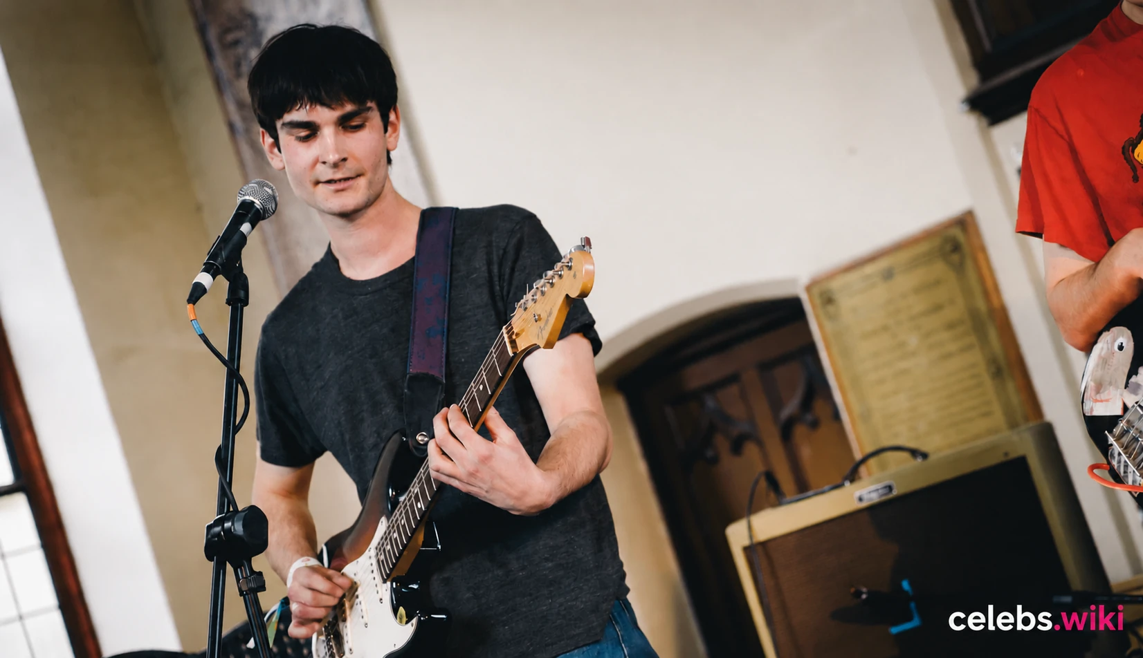 Kane Strang Biography: Music, Career, Guitar & Office Dog