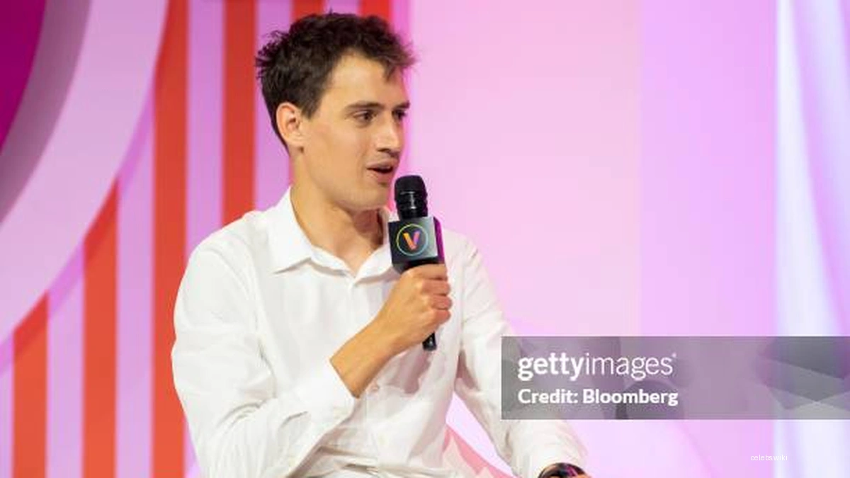 Arthur Mensch photo 2